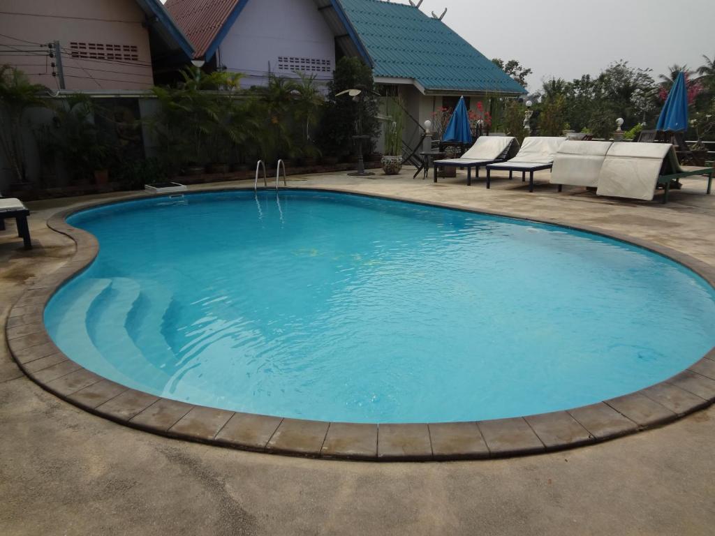 Noble Night Guesthouse Kanchanaburi Buitenkant foto
