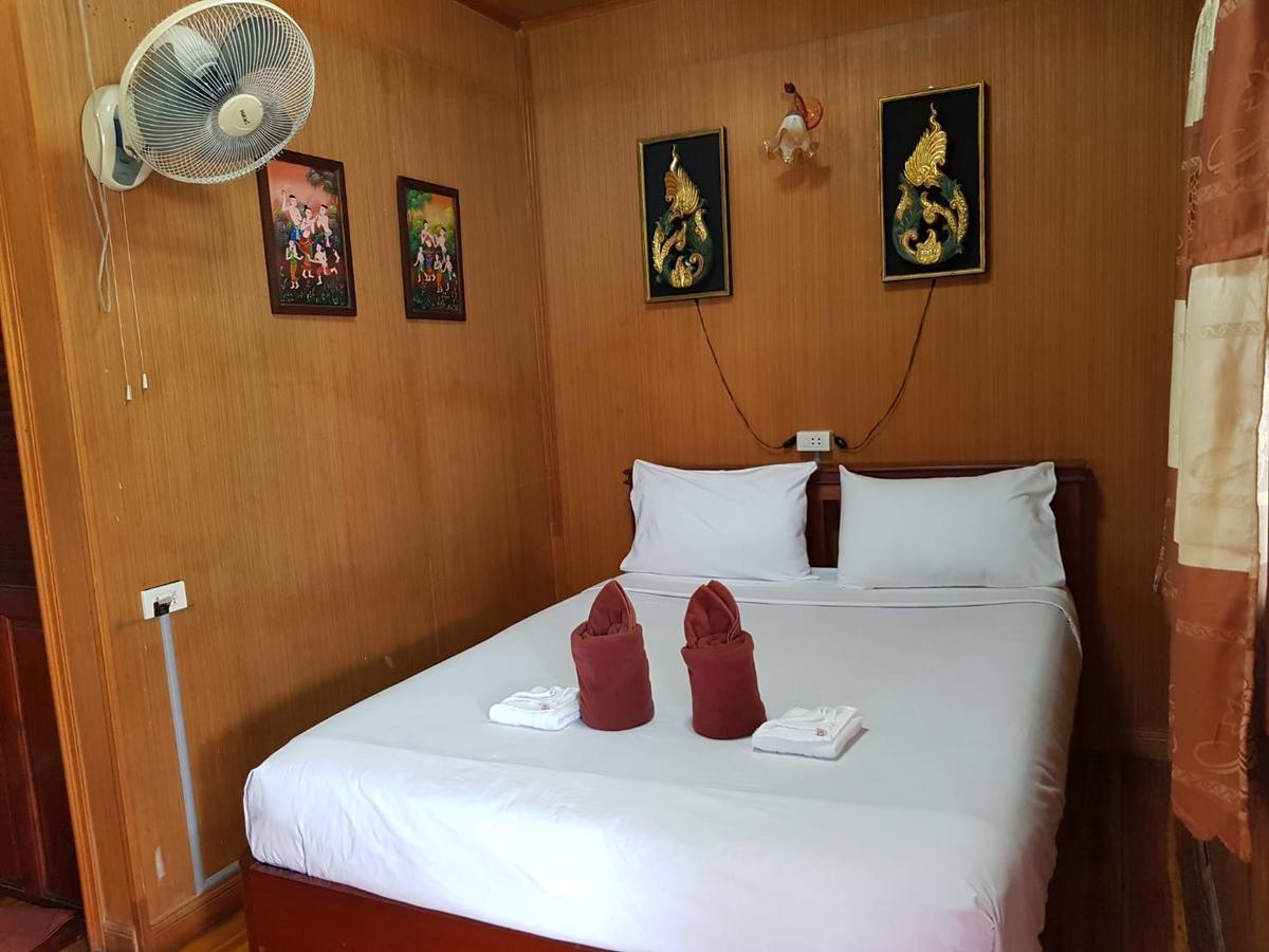 Noble Night Guesthouse Kanchanaburi Buitenkant foto