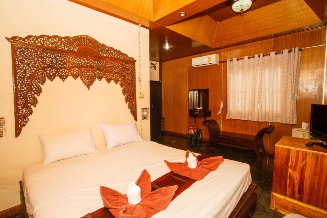 Noble Night Guesthouse Kanchanaburi Buitenkant foto