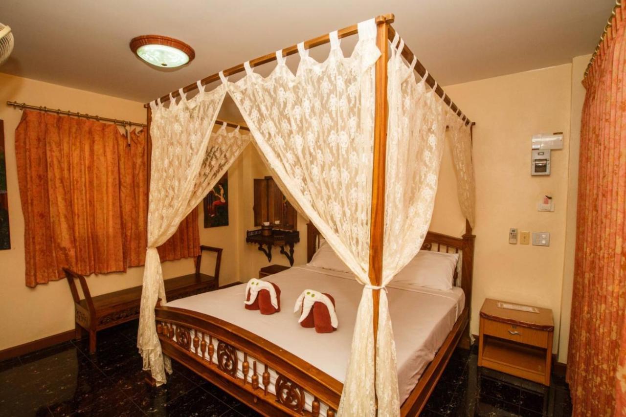Noble Night Guesthouse Kanchanaburi Buitenkant foto