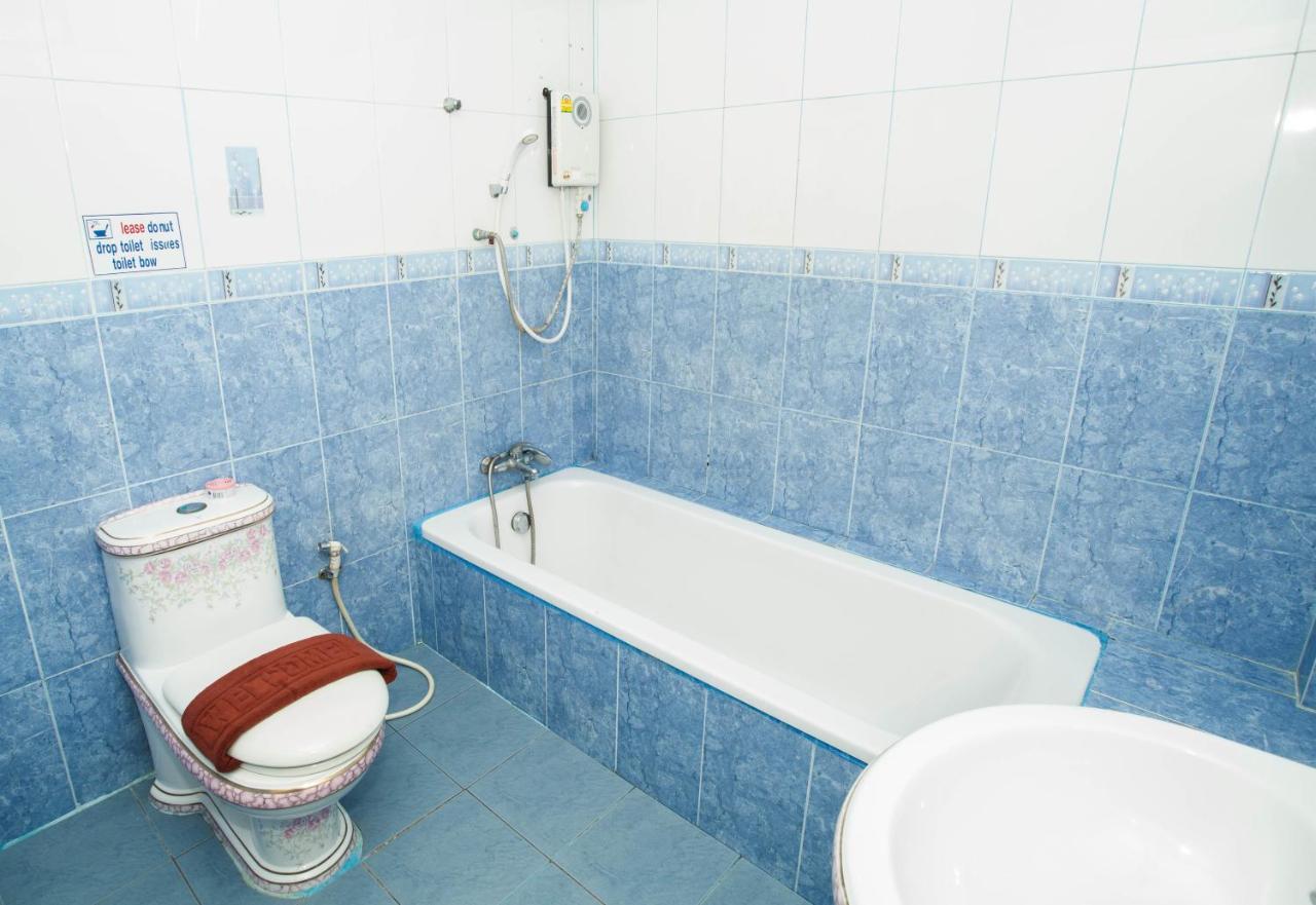 Noble Night Guesthouse Kanchanaburi Buitenkant foto