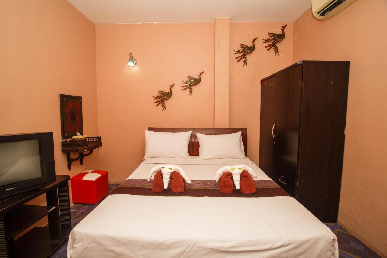 Noble Night Guesthouse Kanchanaburi Buitenkant foto