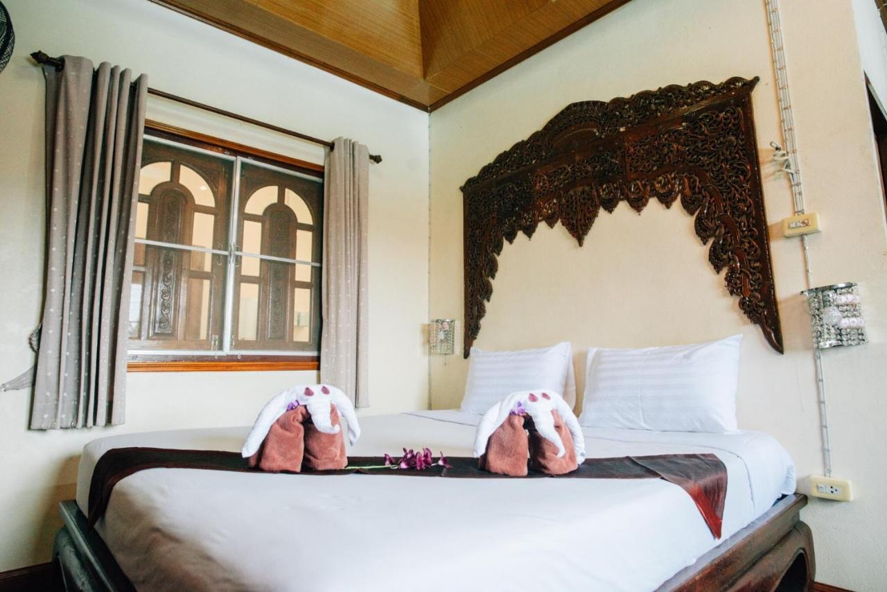 Noble Night Guesthouse Kanchanaburi Buitenkant foto