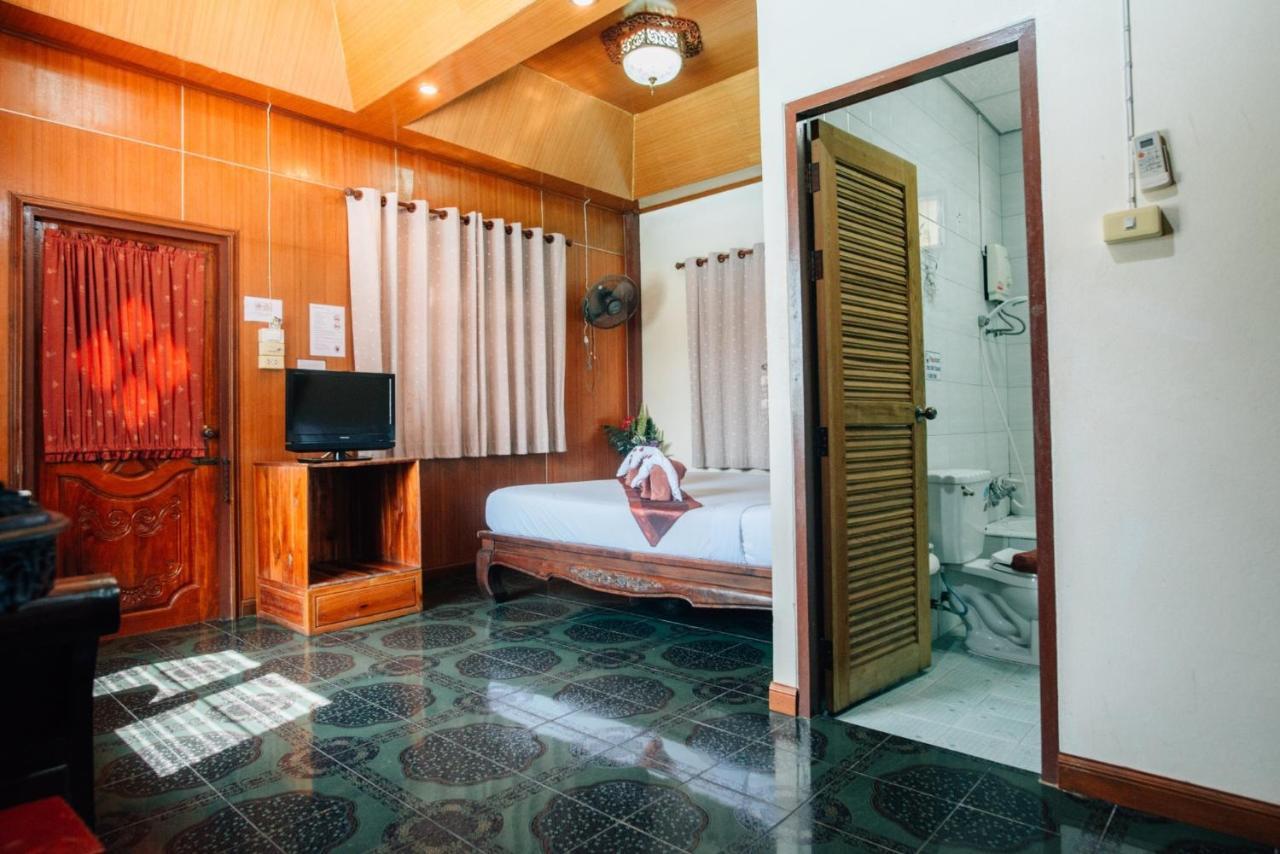 Noble Night Guesthouse Kanchanaburi Buitenkant foto