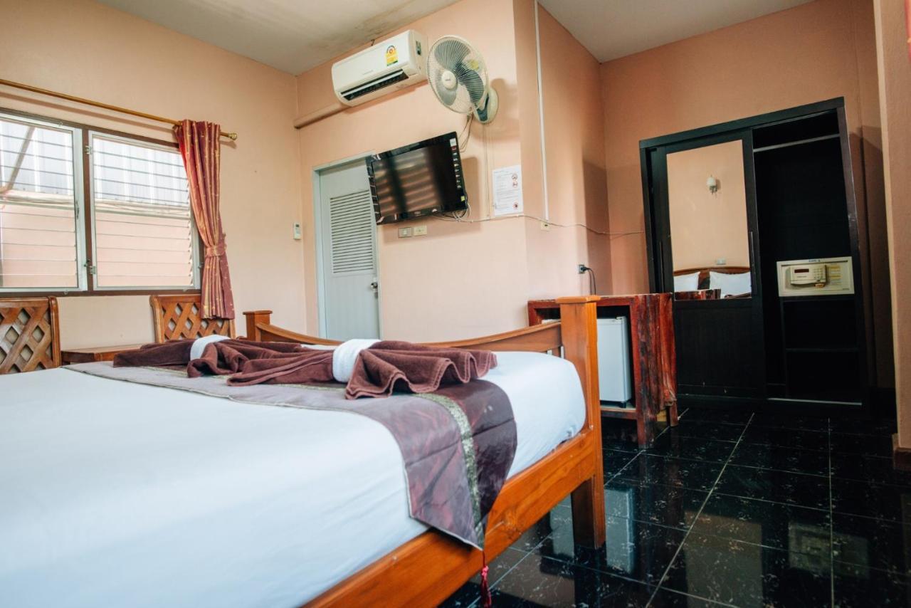 Noble Night Guesthouse Kanchanaburi Buitenkant foto