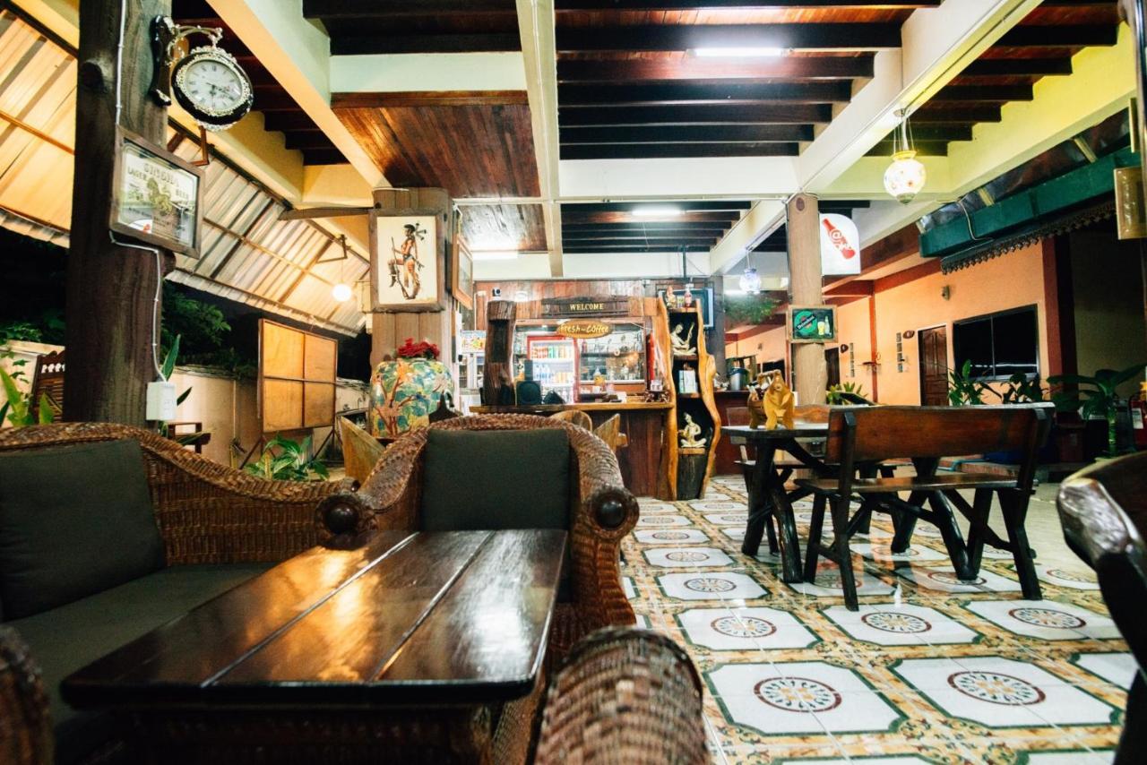 Noble Night Guesthouse Kanchanaburi Buitenkant foto