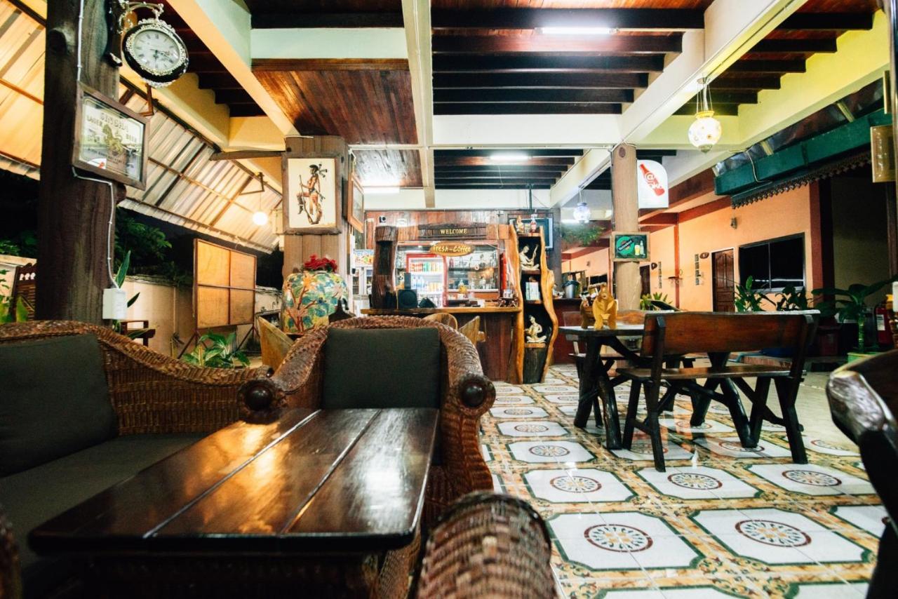 Noble Night Guesthouse Kanchanaburi Buitenkant foto