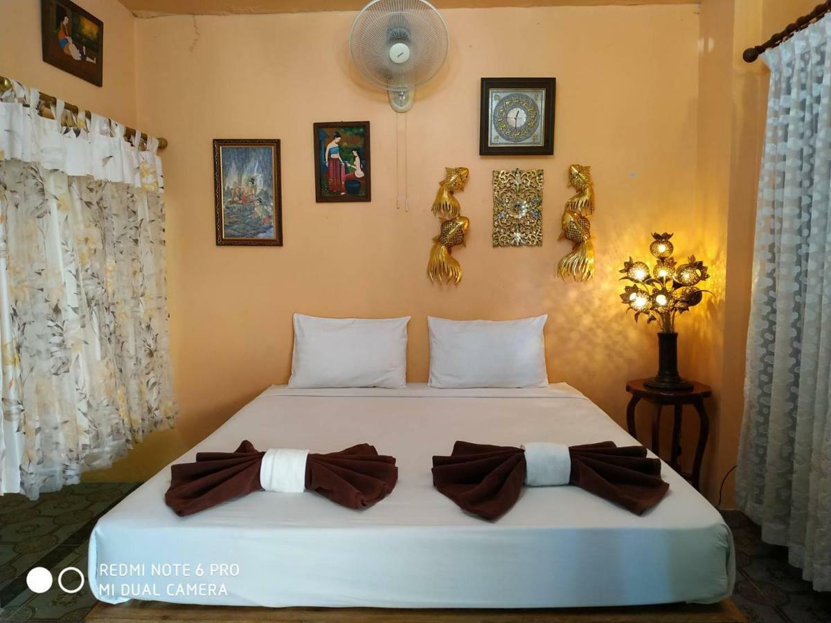 Noble Night Guesthouse Kanchanaburi Buitenkant foto